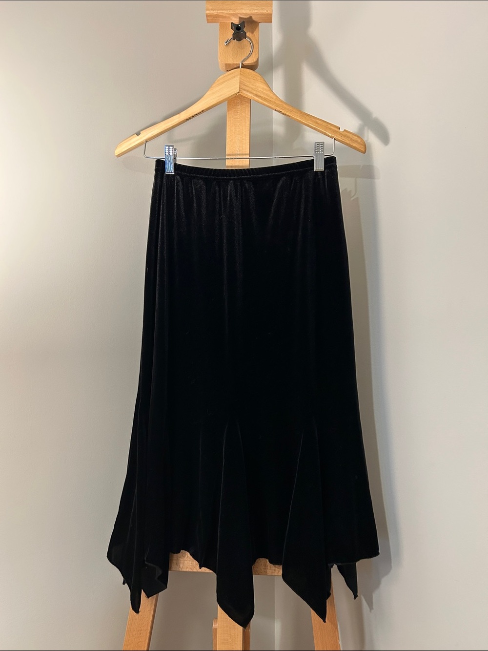 VINTAGE | Ronni Nicole | Black Velvet Handkerchief Hem Midi Skirt | Size M